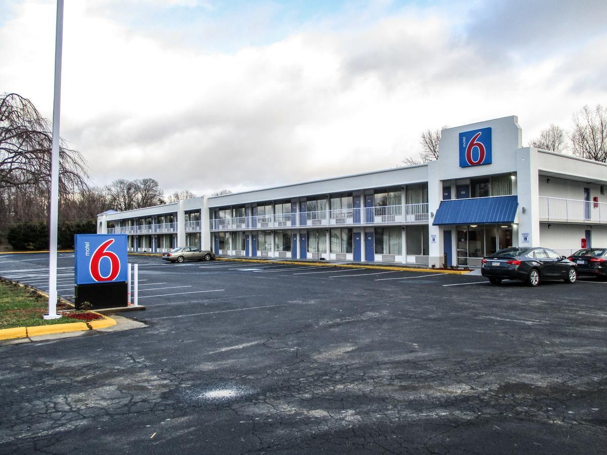 Econo Lodge Asheboro Bagian luar foto