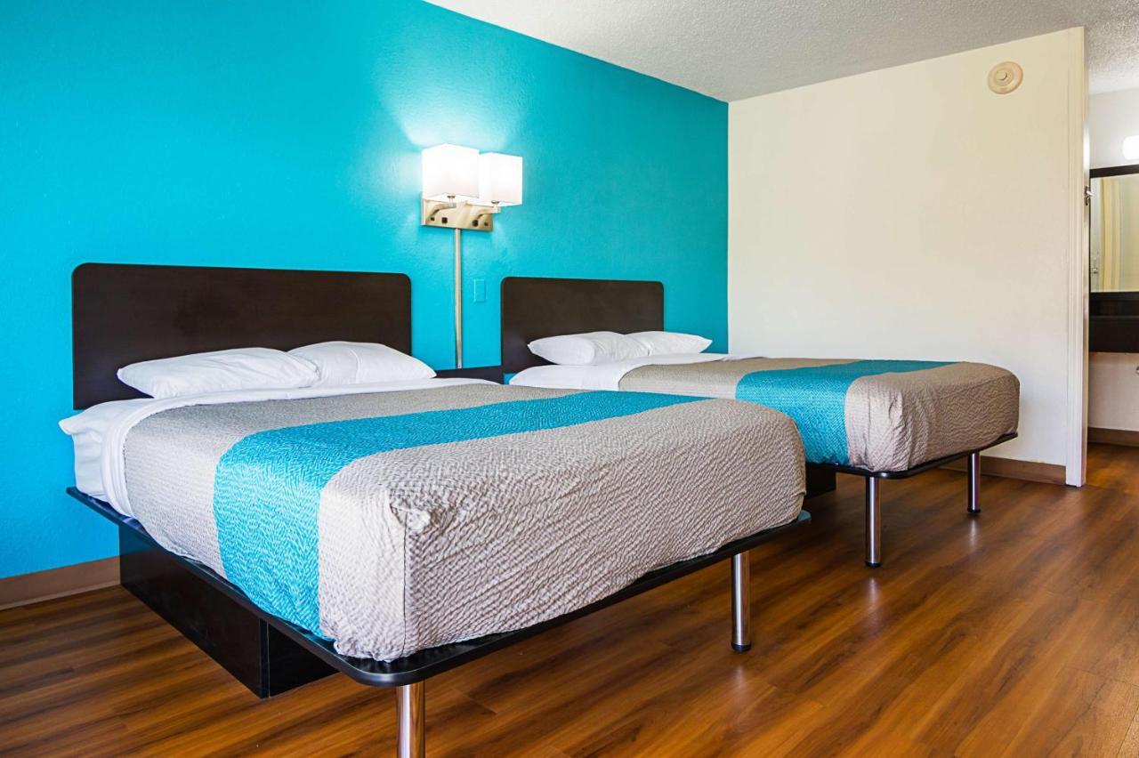 Econo Lodge Asheboro Bagian luar foto