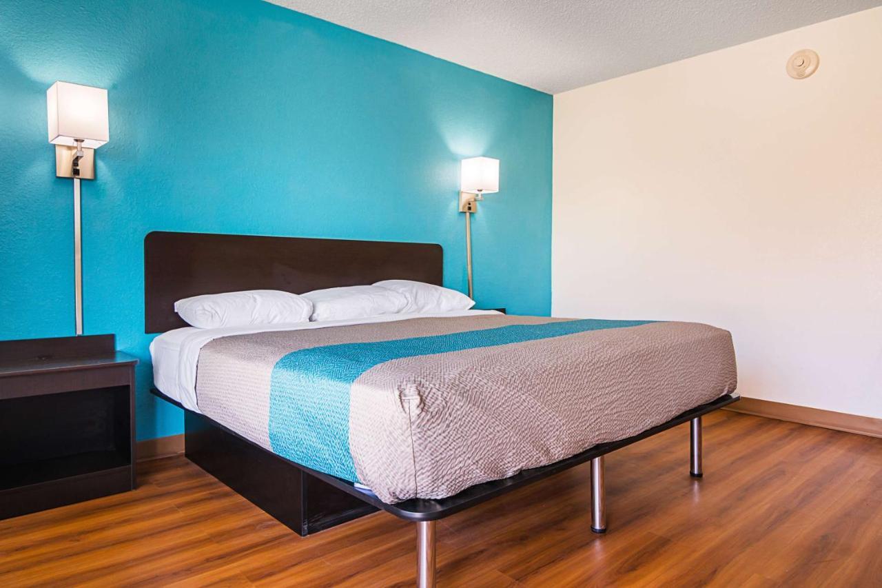 Econo Lodge Asheboro Bagian luar foto