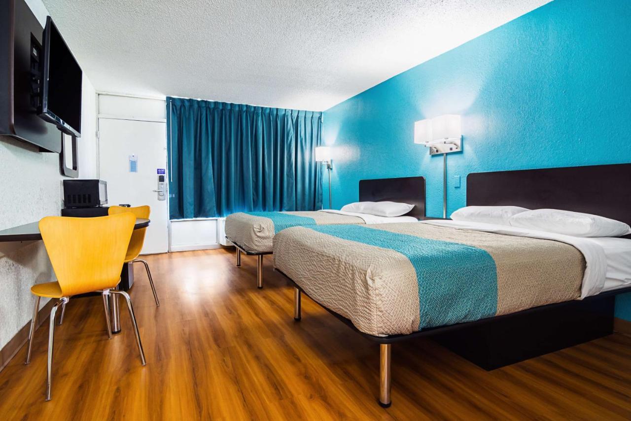 Econo Lodge Asheboro Bagian luar foto